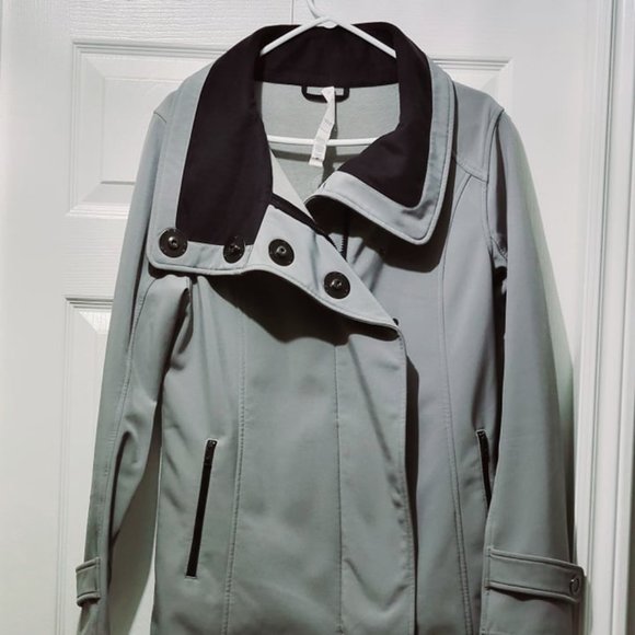 Lululemon Audrey jacket sz 10 Shark Grey EUC - Picture 8 of 8